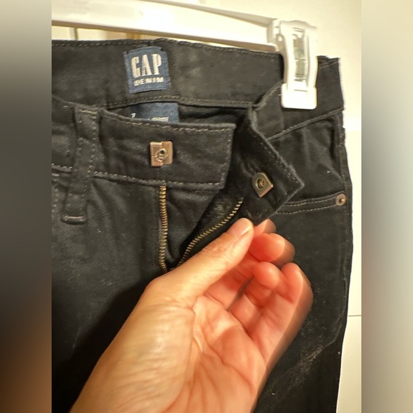 Gap - Picture 3 of 4